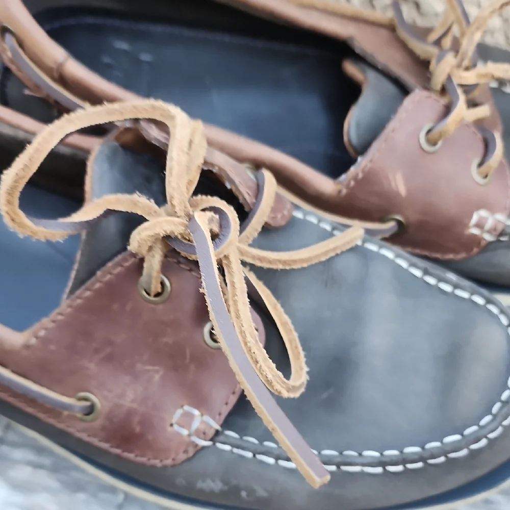 Clarks Boat Shoes with Moccasin Stitching Brown And Grey Size 9